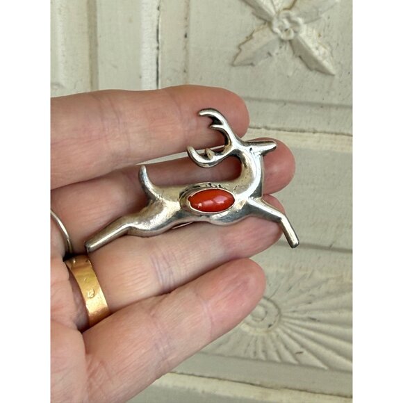 Vintage 60's Navajo Native American Brooch Leaping Deer Coral Stone 11.6 grams - Picture 7 of 11